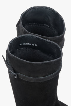 Classicwomen's black knee-high boots in high-quality genuine velour by Estro.