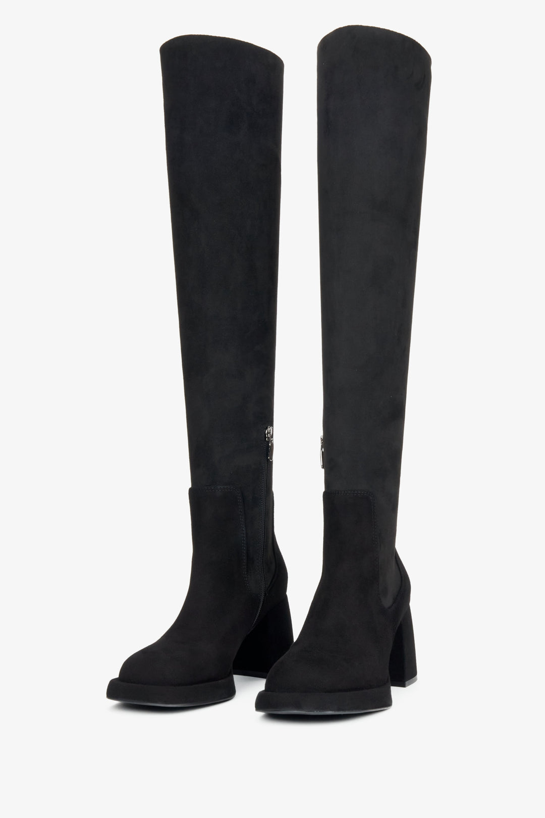 The perfect balance of comfort and sophistication — a square 7.5 cm heel adds subtle height without sacrificing stability.