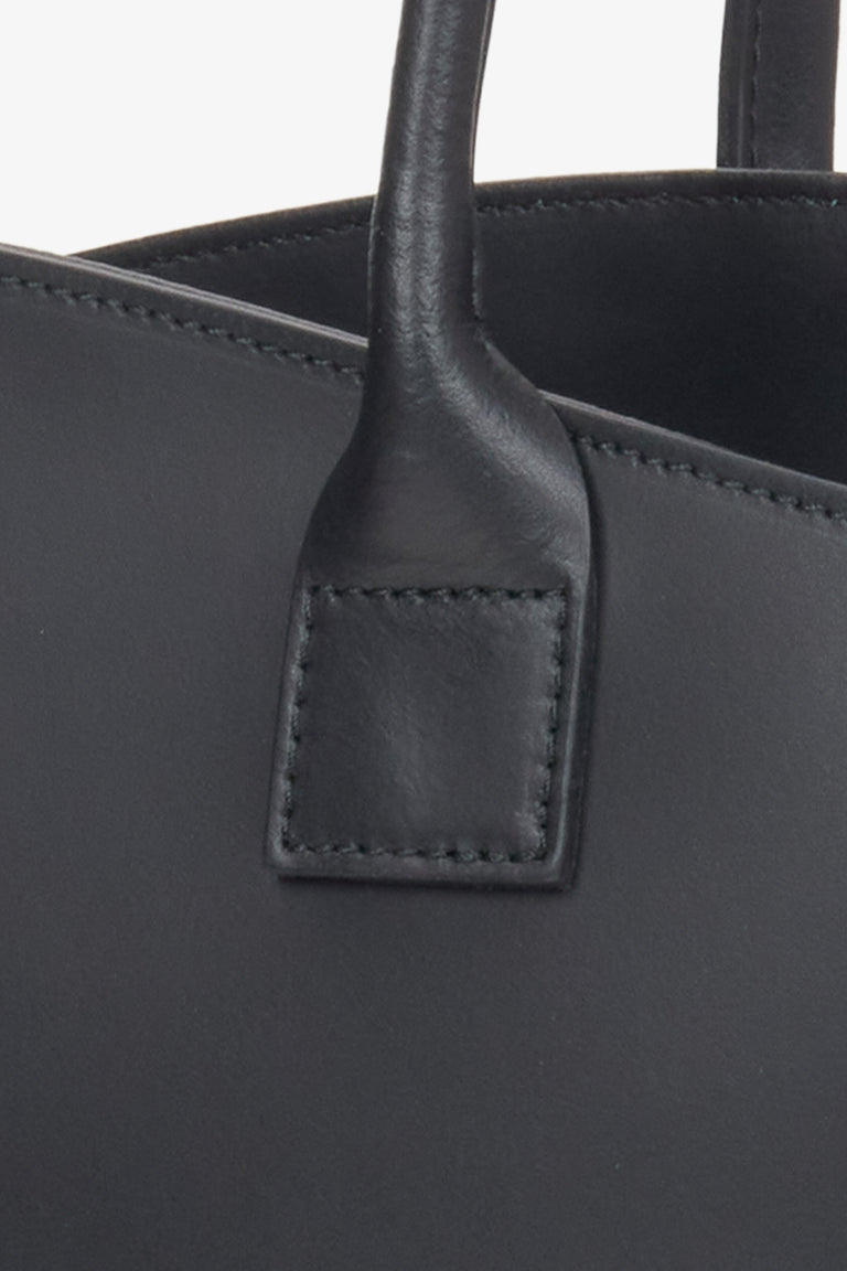 Estro women's black leather shopper tote, spacious design in premium natural Italian leather.