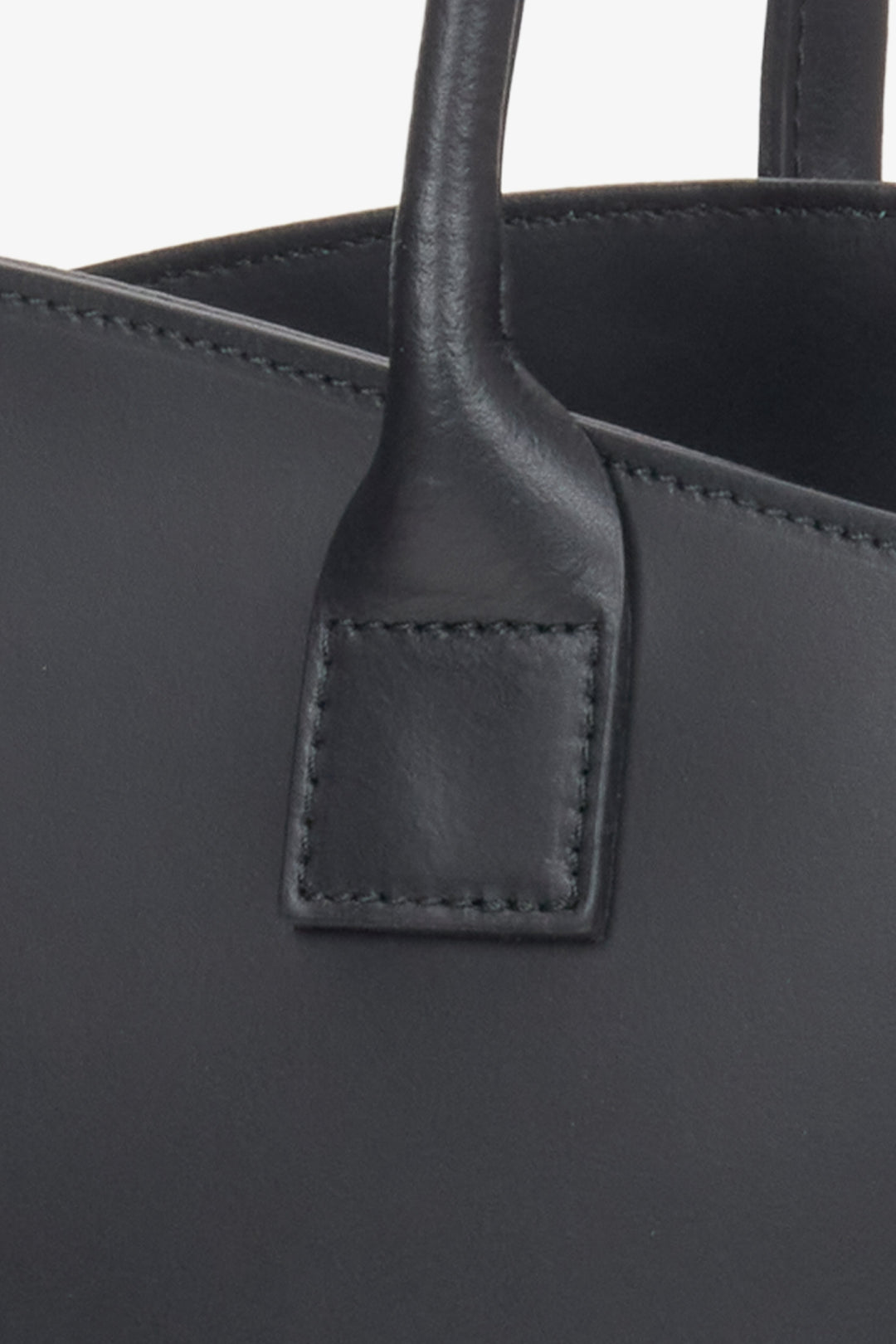 Estro women's black leather shopper tote, spacious design in premium natural Italian leather.
