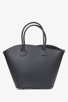 Spacious black shopper handbag made with premium Italian natural leather by Estro.