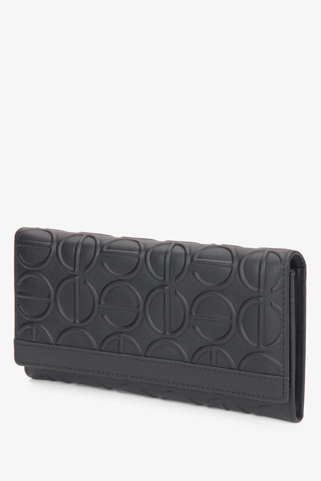 Continental wallet for women in black natural leather by Estro.