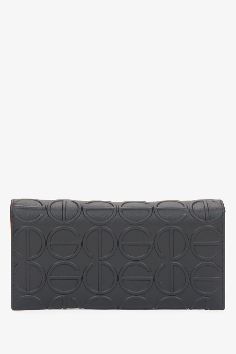 Black continental wallet made of premium leather for women by Estro.