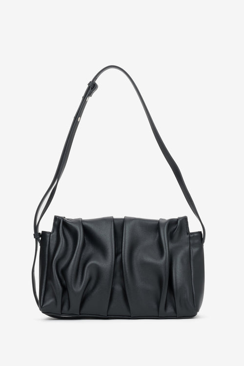 Women's Black Leather Crossbody Bag with Vertical Pleating Estro ER00120865.