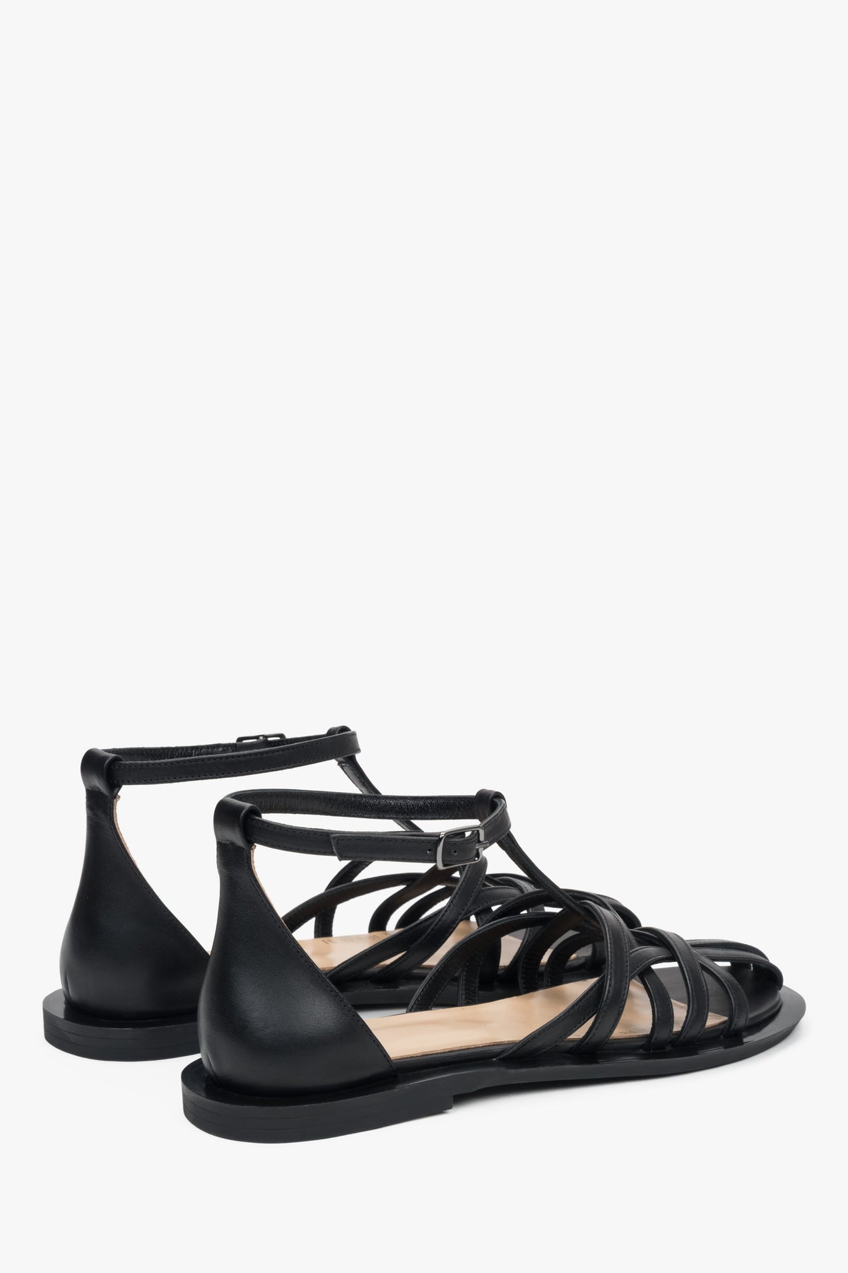 Black leather fisherman sandals from Estro, crafted with quality and comfort in mind.