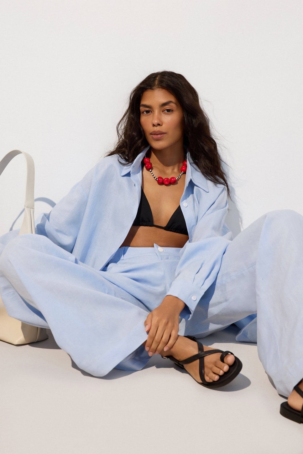 Women's Black Leather Flat Sandals with a Toe Loop Estro ER00117121.