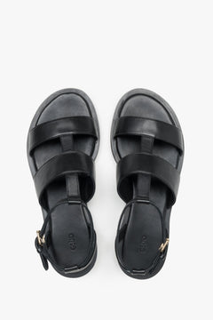 Estro black sandals made of soft natural leather with a breathable interior.