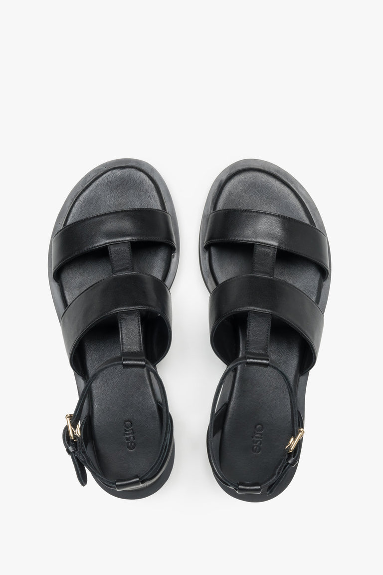 Estro black sandals made of soft natural leather with a breathable interior.