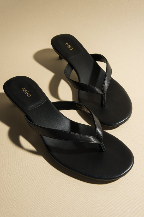 Women’s Black Leather Flip-Flops on a Low Heel Estro ER00117888.