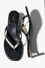 Women’s Black Leather Flip-Flops with Animal Print on a Low Heel Estro ER00117879