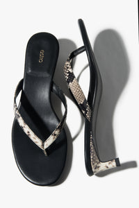 Women’s Black Leather Flip-Flops with Animal Print on a Low Heel Estro ER00117879
