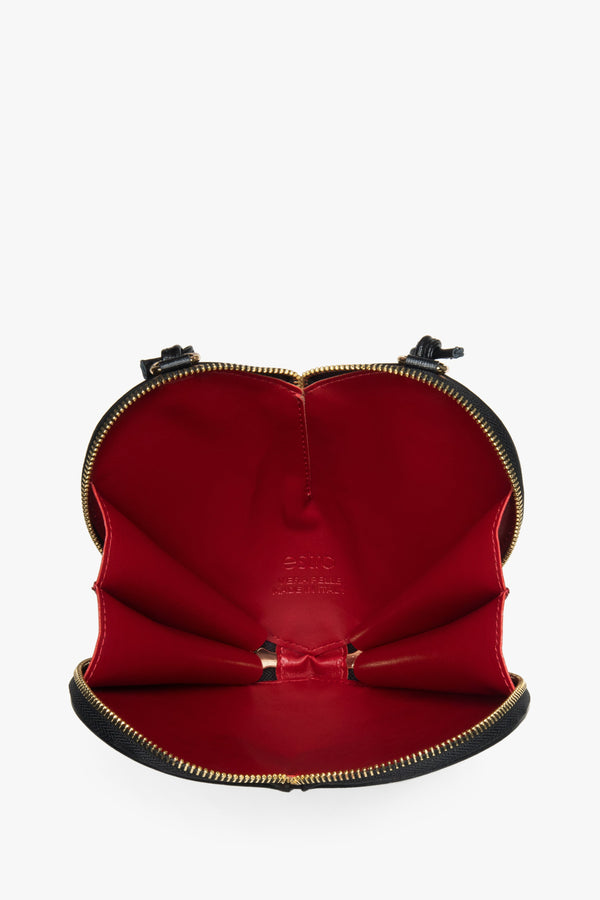 Women's heart bag in black genuine leather.