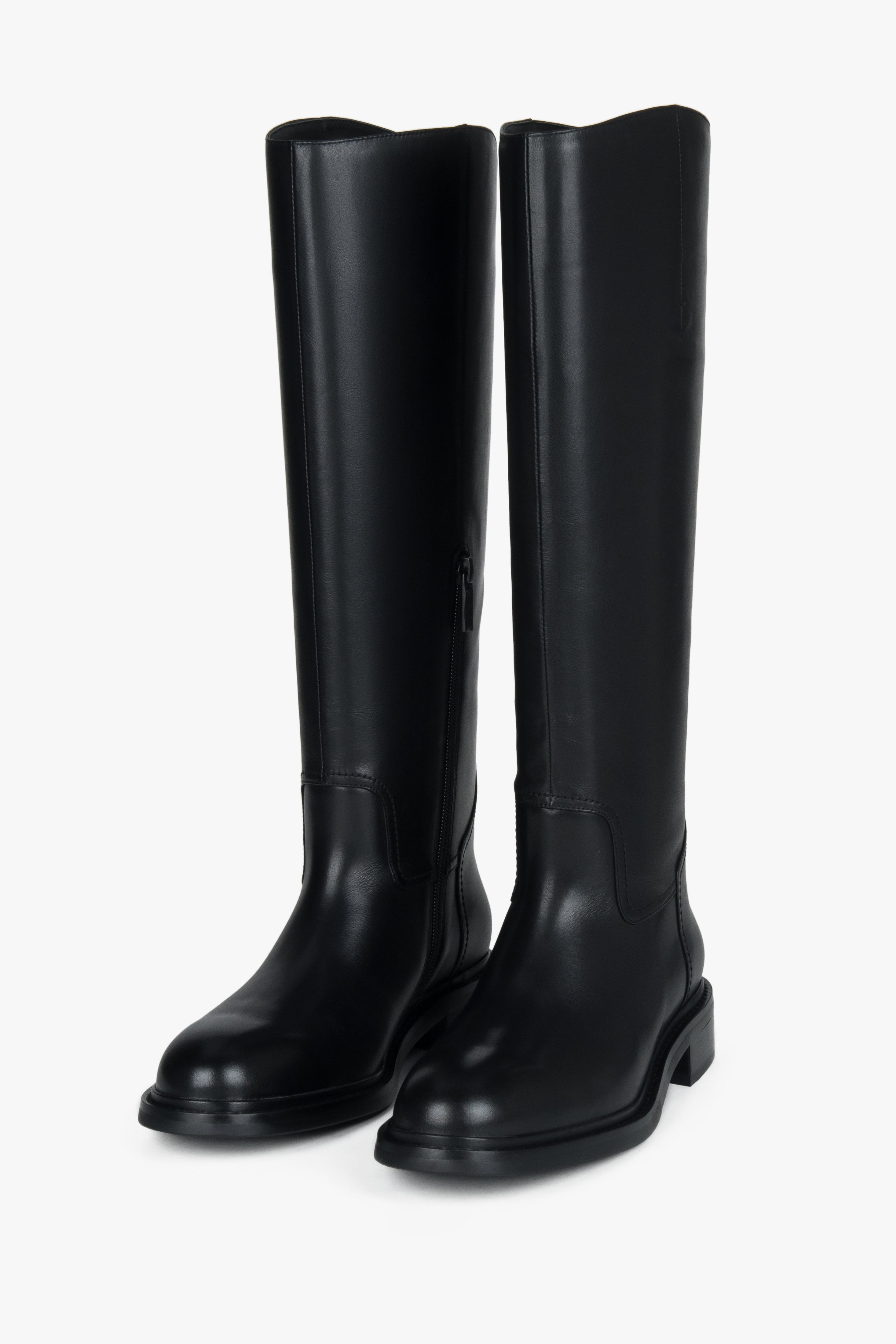 Women’s knee-high boots Estro, black, leather, with a wide shaft.