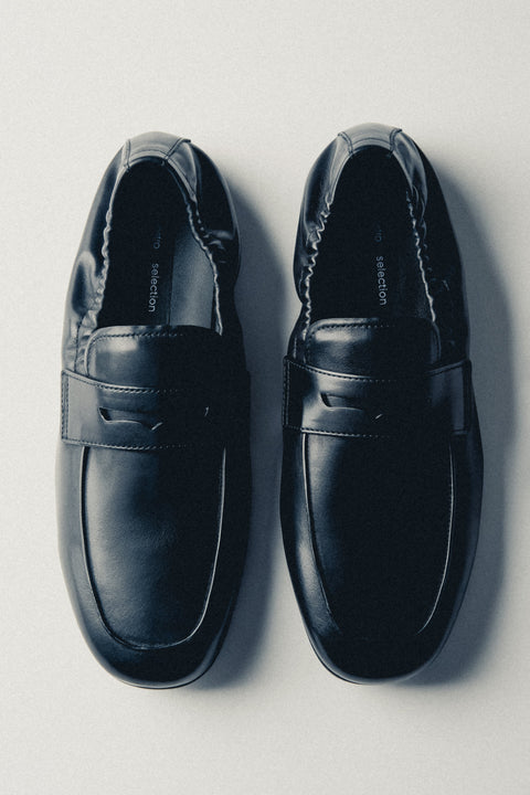 Women's Black Leather Loafers with a Soft Heel Counter Estro Selection ER00119179.