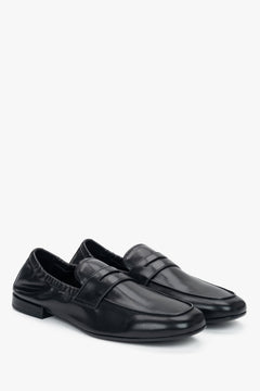 Women’s black loafers in genuine leather with a soft heel counter Estro Selection.