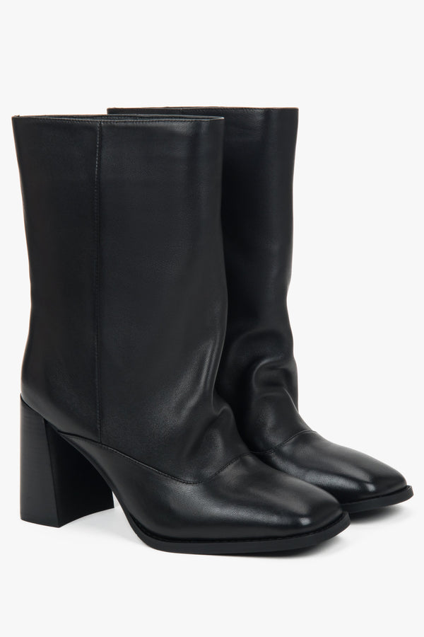 Women’s low black ankle boots with a loose shaft made of natural leather Estro.