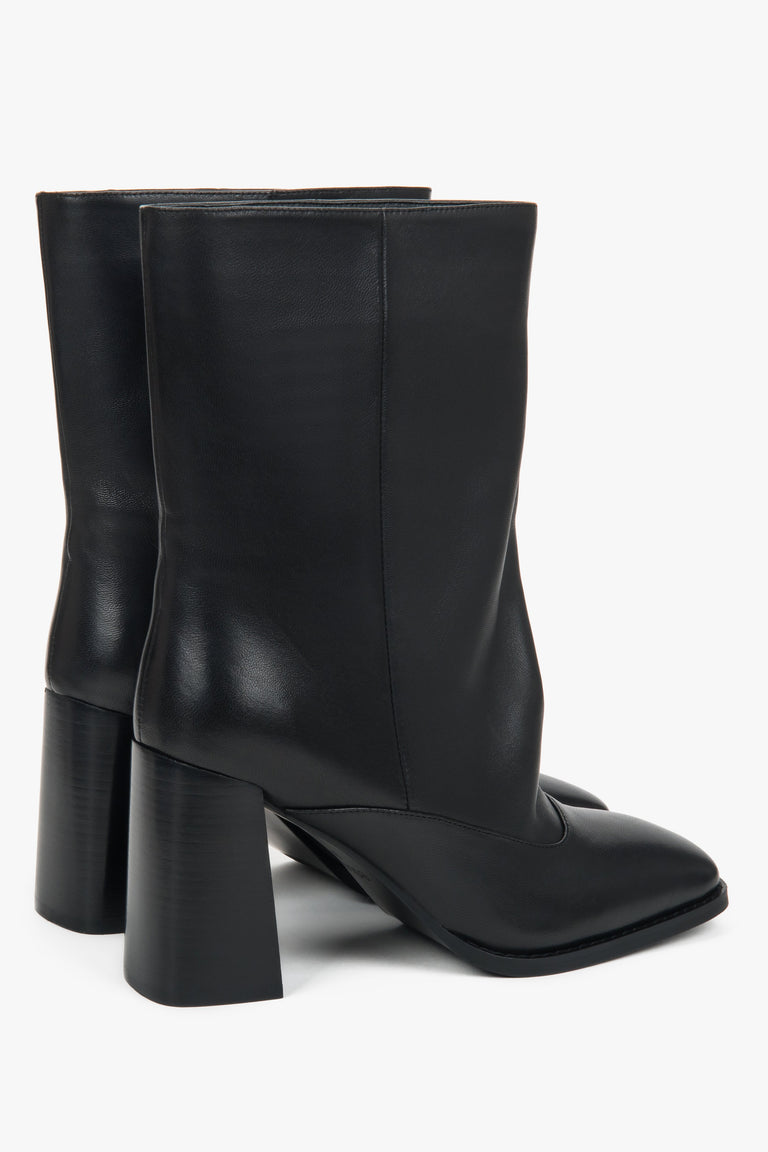 Low black women’s ankle boots with a loose shaft made of natural leather Estro.