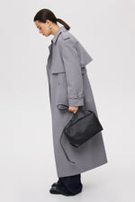 Women's Black Compact Messenger Bag made of Genuine Leather Estro ER00116604.