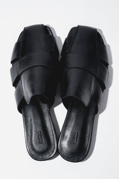 Women’s Black Leather Mule Slides with Woven Upper Estro ER00119648.