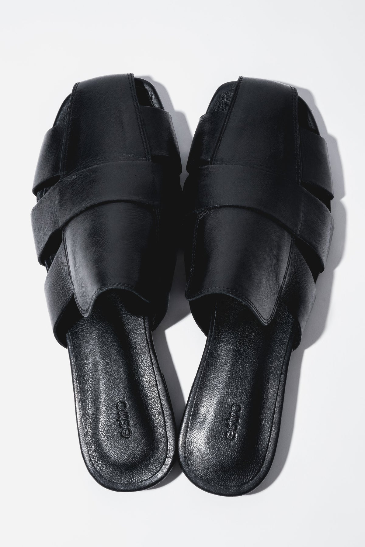 Women’s Black Leather Mule Slides with Woven Upper Estro ER00119648.