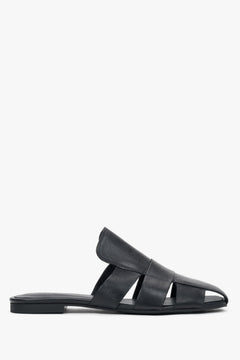 Women's slip-on mules featuring a flat, flexible TPU sole and a perfectly contoured footbed.