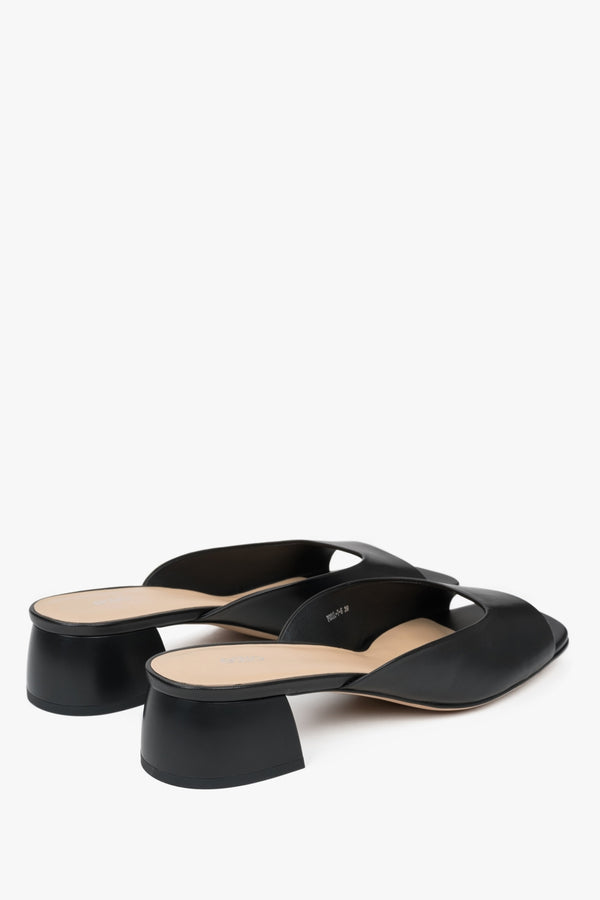 Black women’s leather mules with low heel Estro.
