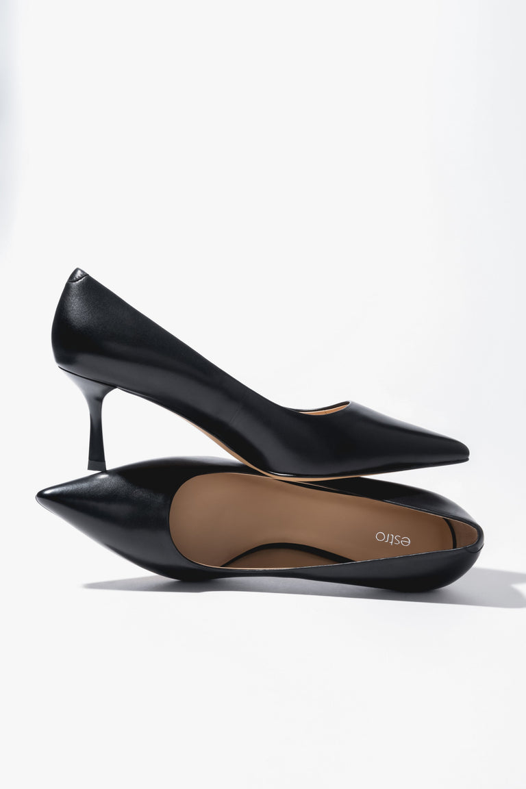 Women's Black Leather Pointed-Toe Shoes on a Low Heel Estro ER00120508