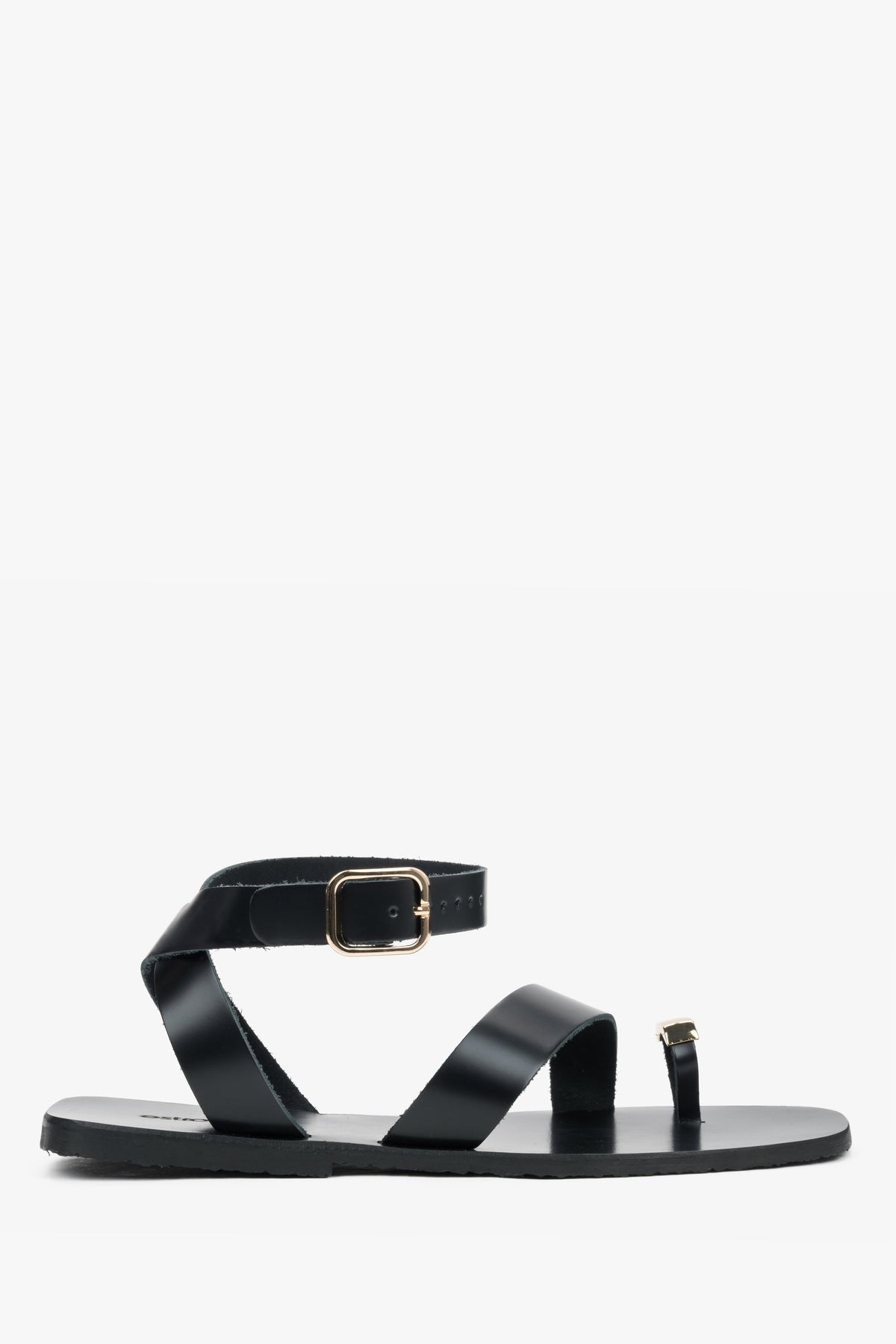Women’s Black Leather Sandals With Decorative Toe Ring Estro ER00119691.