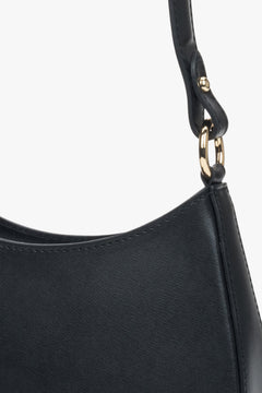 A Timeless Women's Black Shoulder Bag in Italian Genuine Leather.