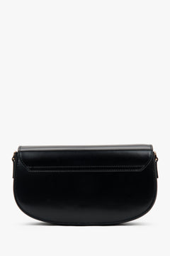 Elegant 100% genuine leather black shoulder bag with snap closure.