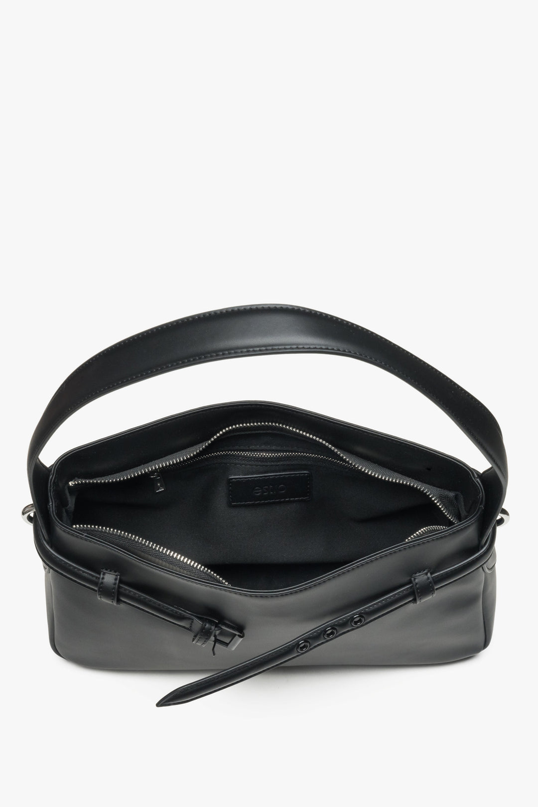 Thoughtfully designed interior with two pockets for better organization.