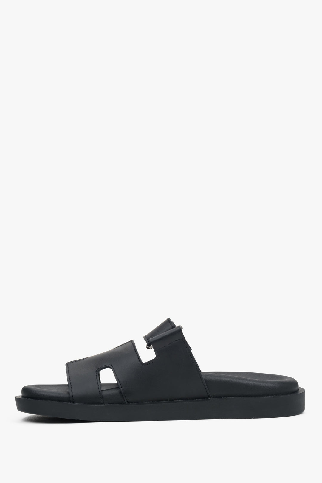 Women’s black leather sandals with a lightweight PU sole.