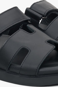 Stylish women’s sandals in premium Italian leather with a comfortable fit.