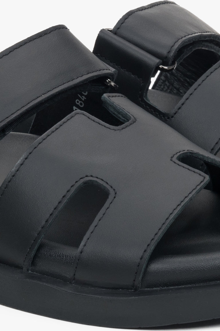 Stylish women’s sandals in premium Italian leather with a comfortable fit.