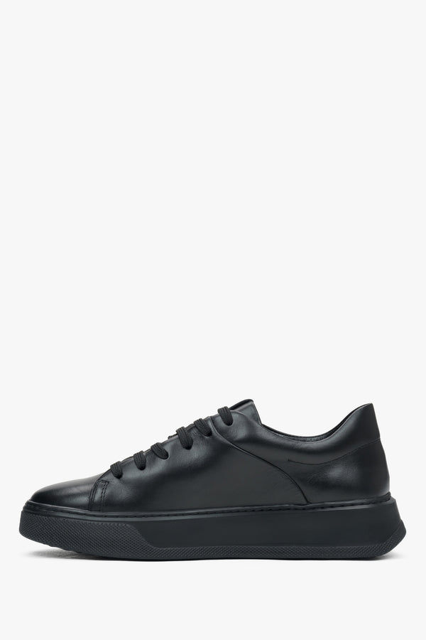 Women's black leather sneakers Estro - shoe profile.