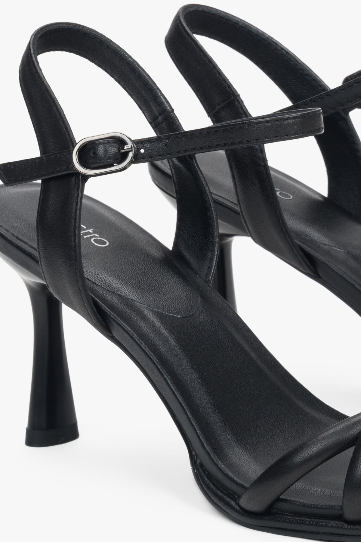 Estro women’s stiletto sandals, black, leather, with thin straps.