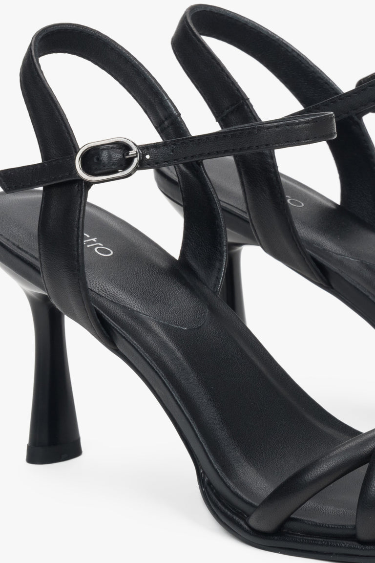 Estro women’s stiletto sandals, black, leather, with thin straps.
