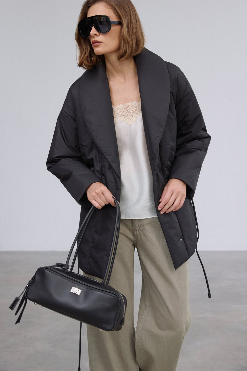Women's Black Leather Teckel Bag with Long Handles Estro ER00119276.
