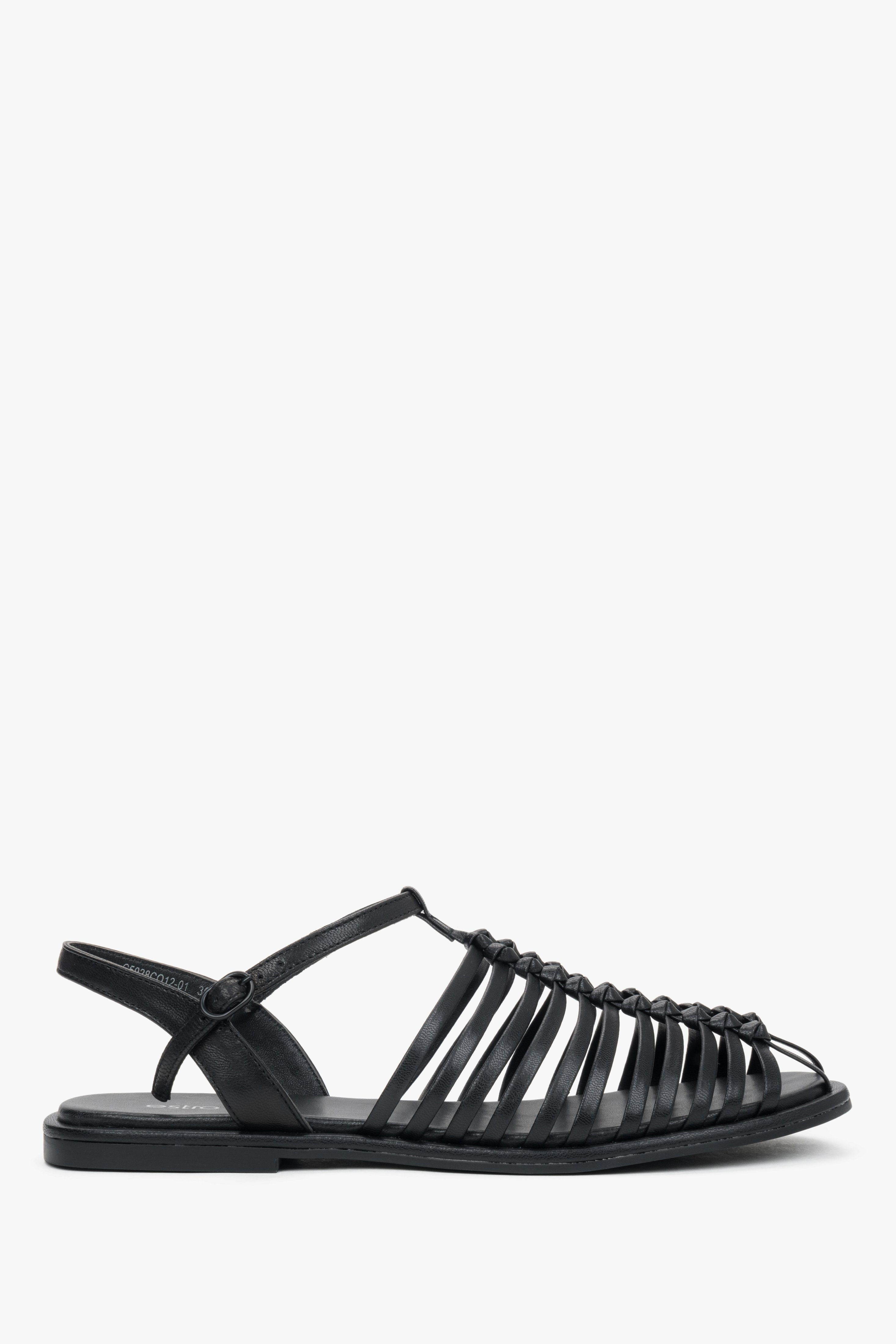Black women's leather fisherman sandals with thin straps, Estro.