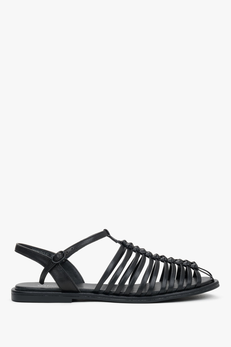 Black women's leather fisherman sandals with thin straps, Estro.