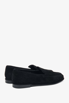 Black women’s loafers Estro made of soft genuine velour.