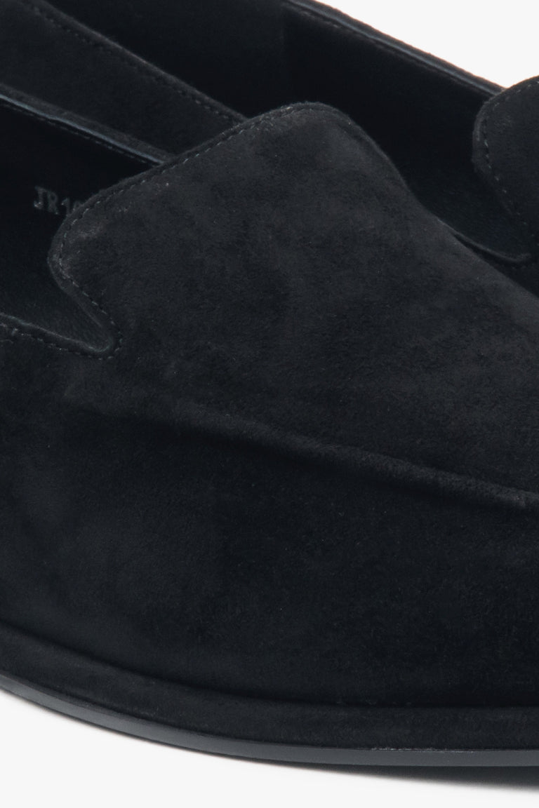 Black women’s loafers made of soft genuine velour.