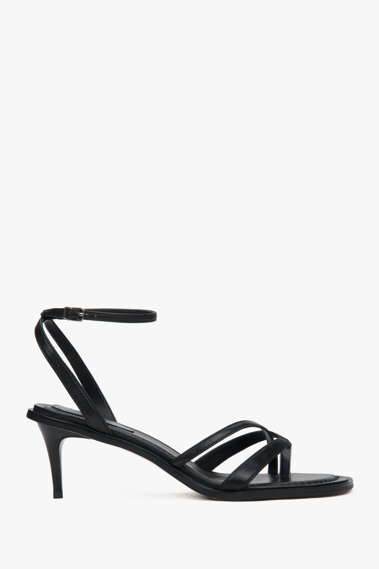 Women's Black Low-Heel Sandals in Genuine Leather Estro ER00117183.