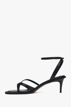 Estro black women’s low-heel sandals in genuine leather.