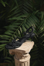 Women's Black Low-Heel Sandals in Genuine Leather Estro ER00117183.