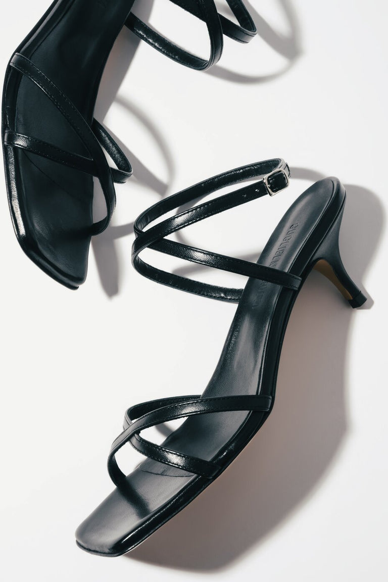 Women's Black Low-Heel Sandals made of Premium Italian Leather Guglielmo Rotta ER00119717.