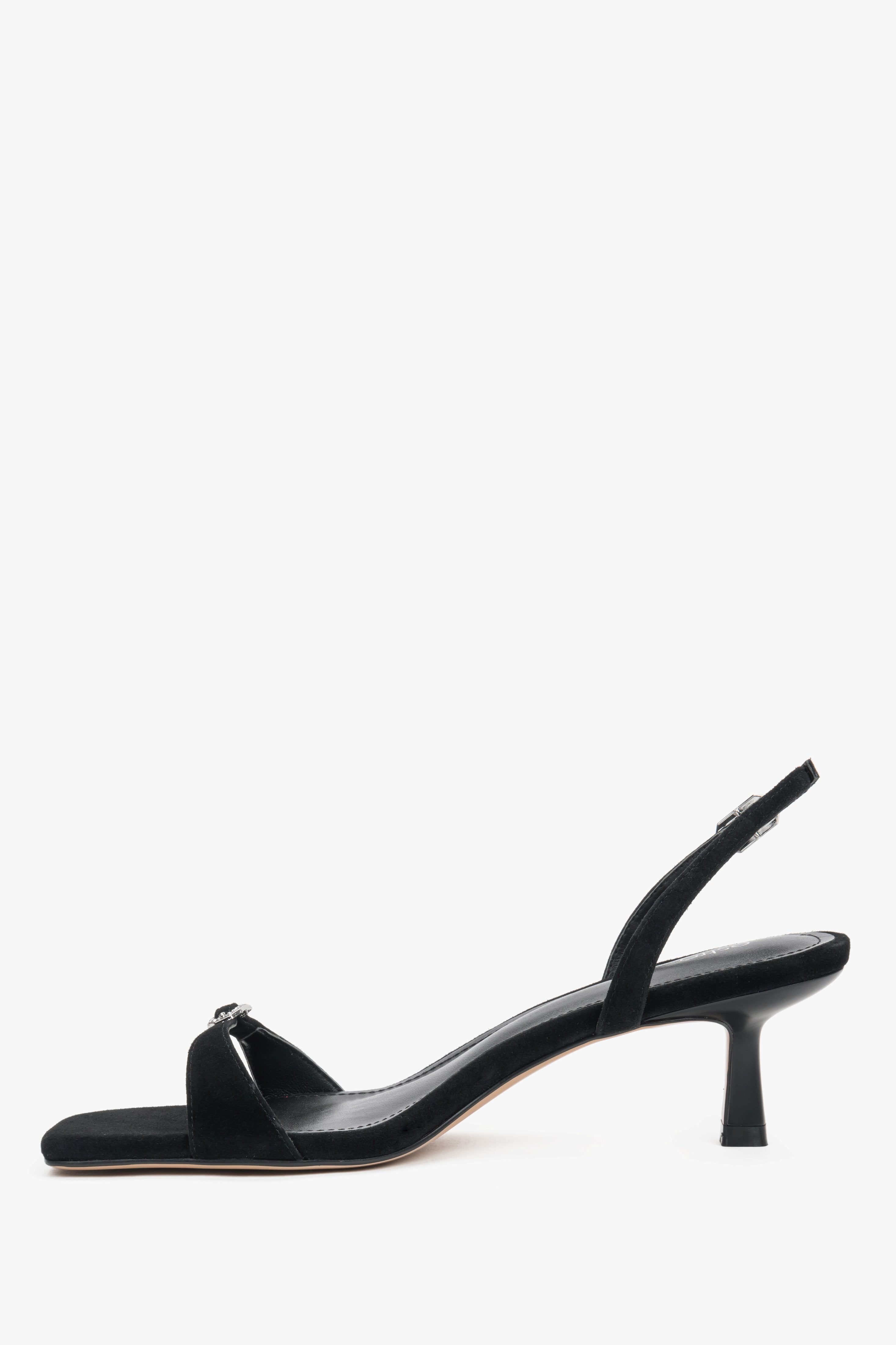 Women’s black low-heel sandals made of genuine velour by Estro.