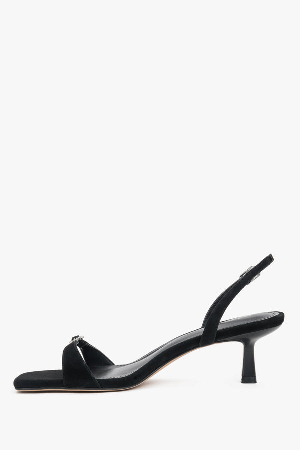 Women’s black low-heel sandals made of genuine velour by Estro.