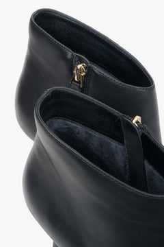 Women’s low black high-heeled ankle boots in genuine leather with a pointed toe Estro.