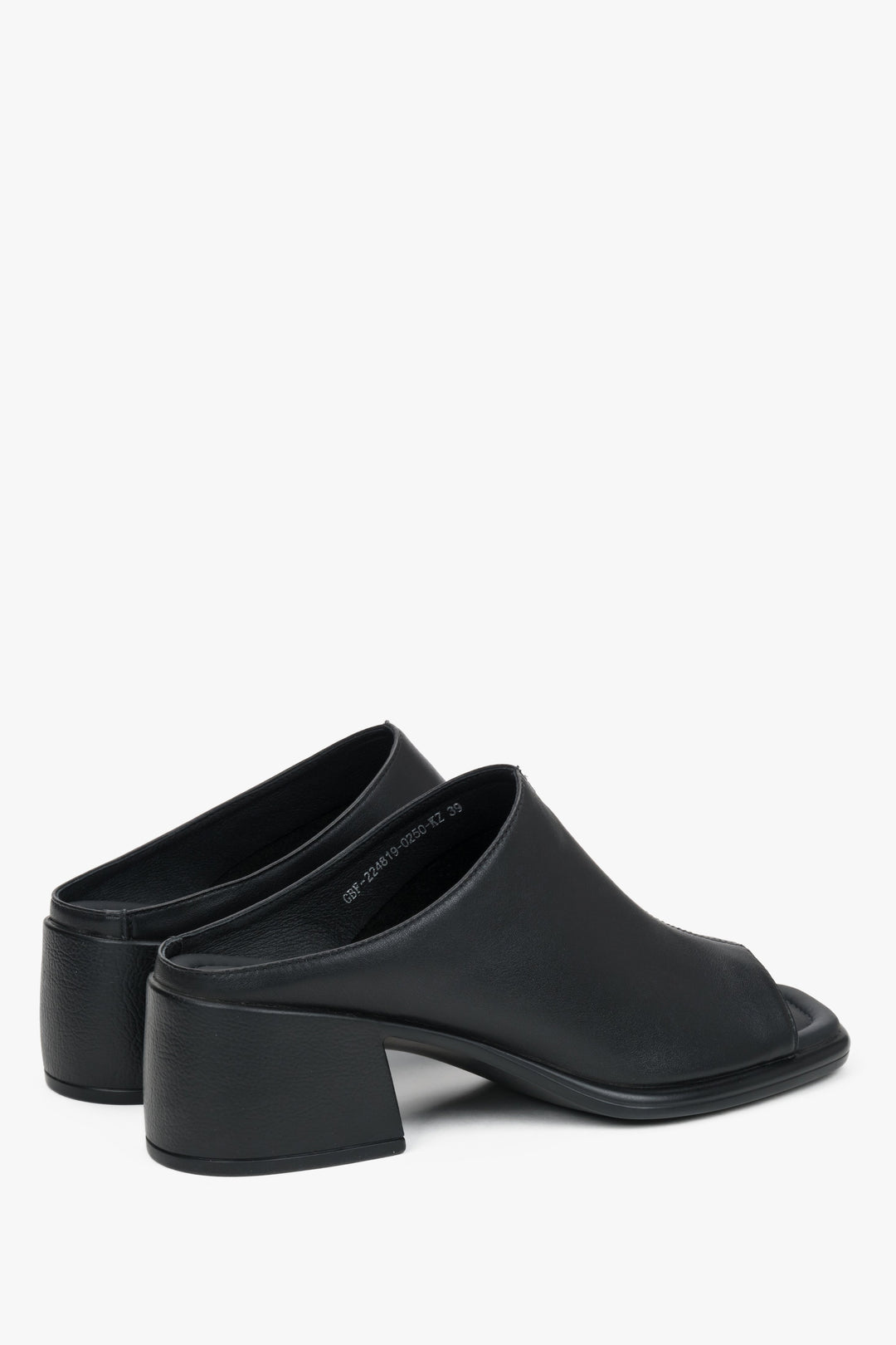 Made of genuine leather, black women’s mules with a stable block heel by Estro.